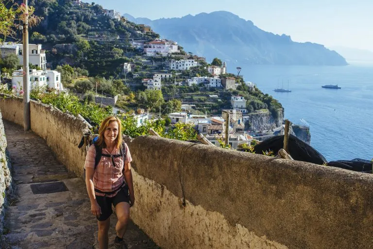 Een begin van vele beklimmingen boven amalfi